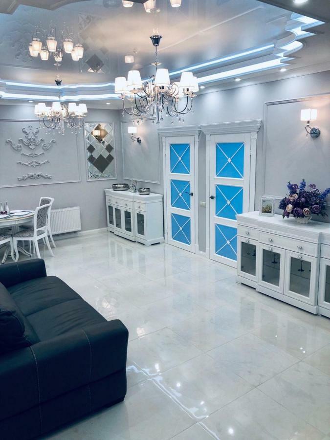 White Apartments In Arcadia Odesa Exterior photo